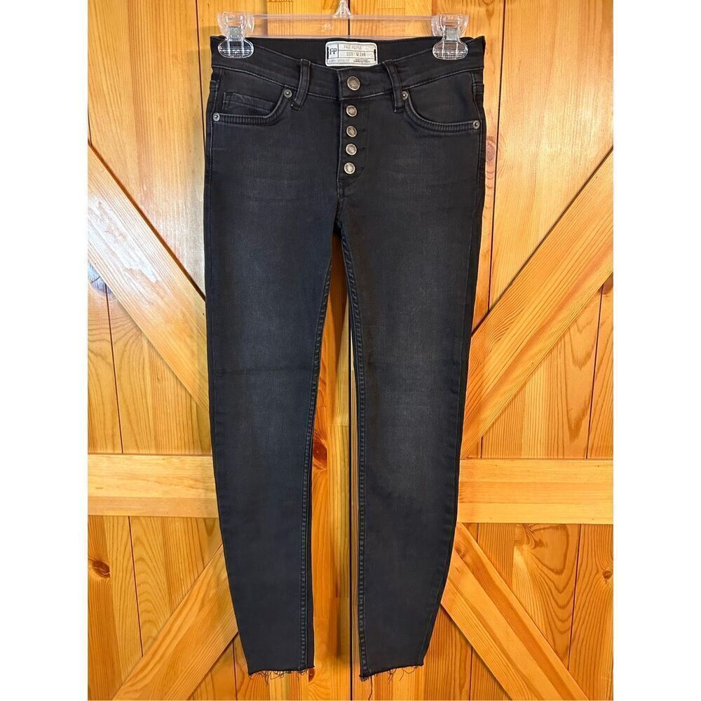 Free People button fly black jeans size 24R (4600)